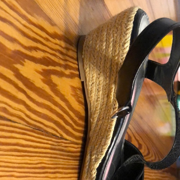 Heels - Picture 2 of 3